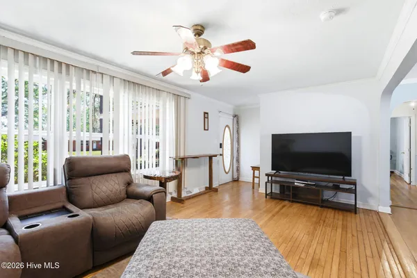 $260,000 | 235 Oak Street, Wallace, NC 28466