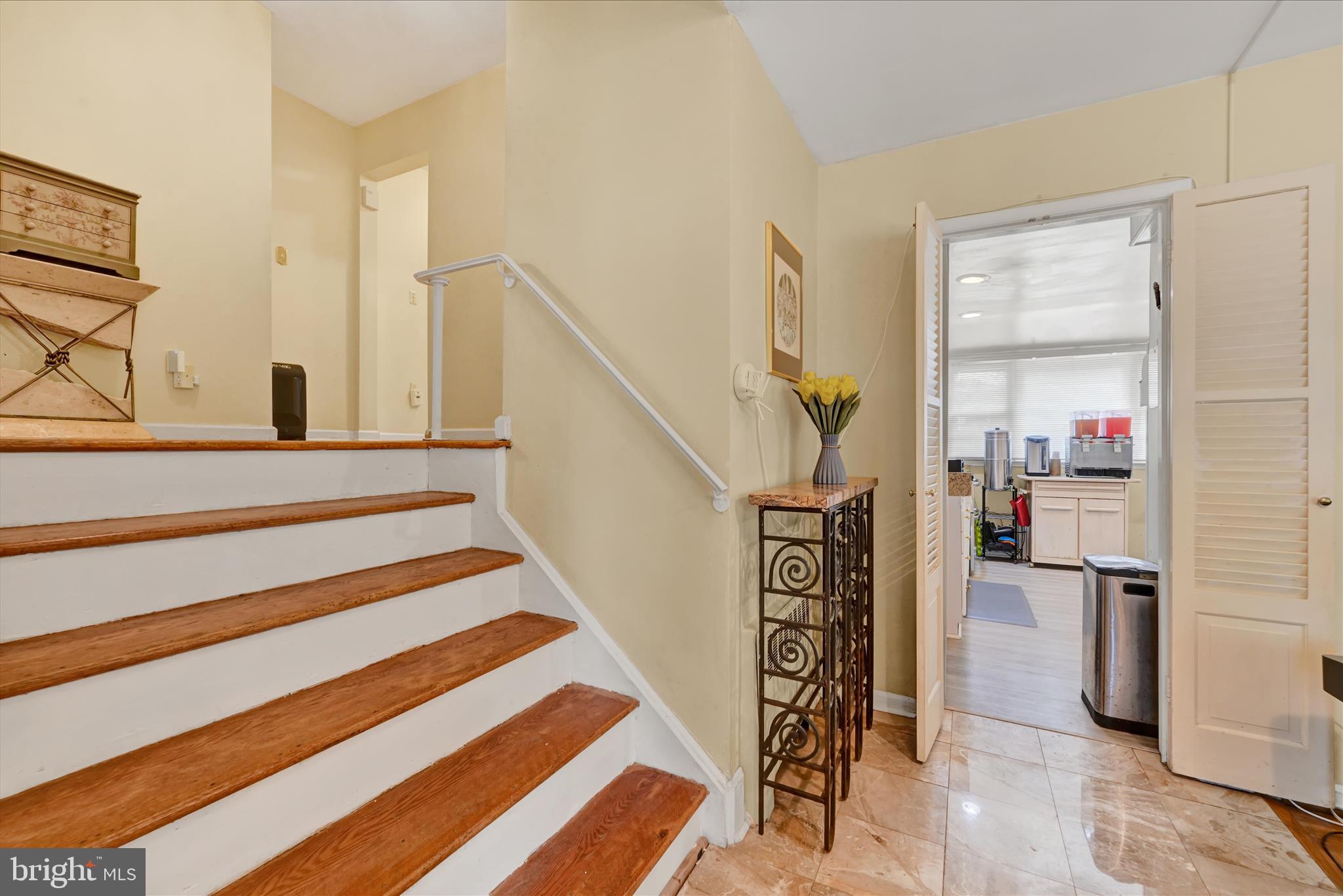 6606 Baythorne Road Baltimore, MD 21209 - Photo 12 of 42