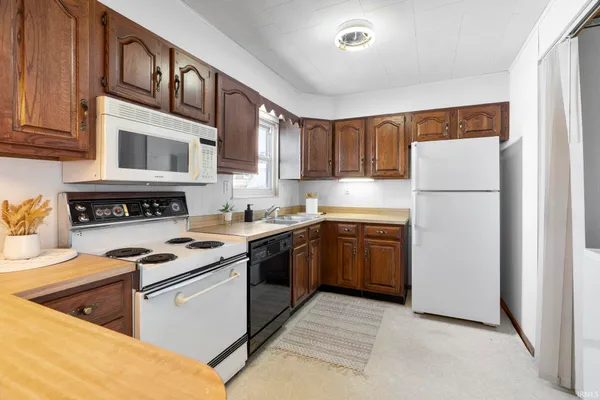 $157,777 | 204 Armory Road, Delphi, IN 46923