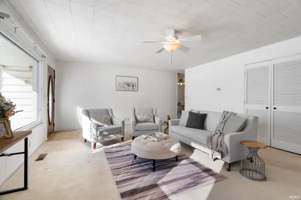 $157,777 | 204 Armory Road, Delphi, IN 46923