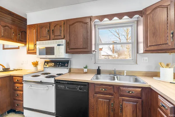 $157,777 | 204 Armory Road, Delphi, IN 46923