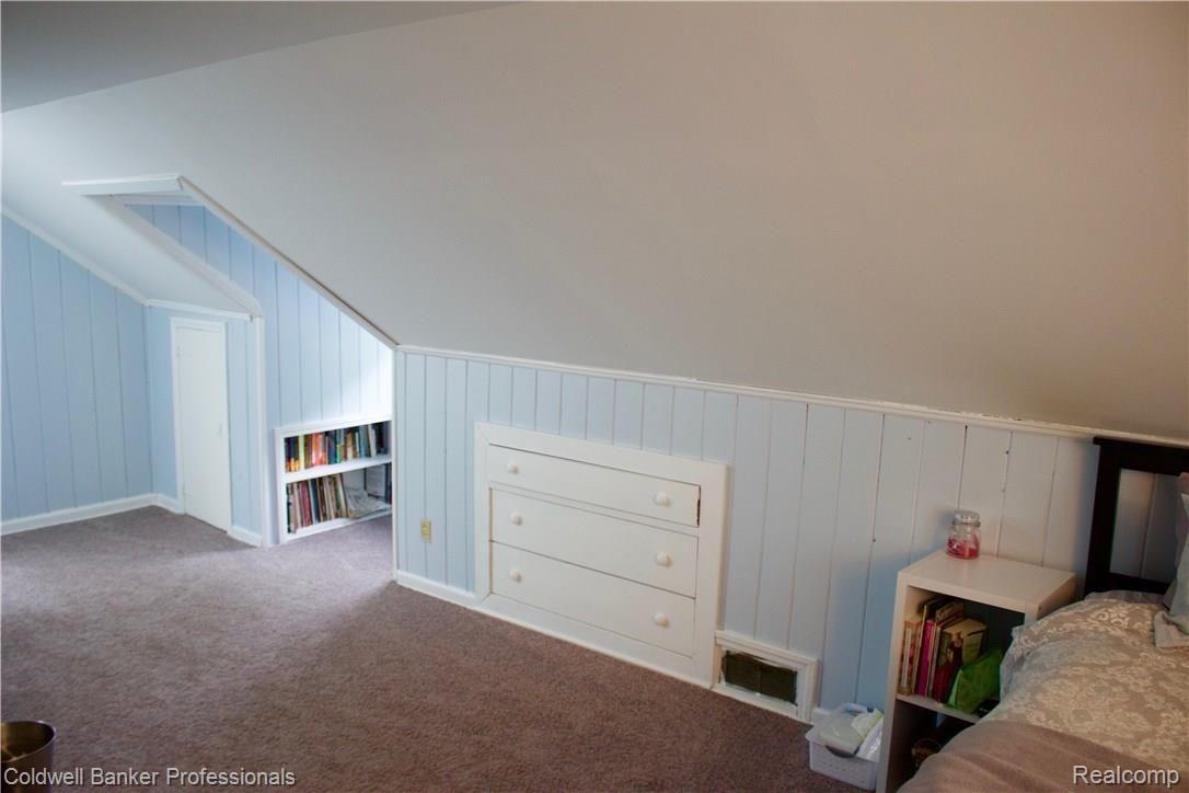 2035 Cambridge Road Berkley, MI 48072 - Photo 21 of 34 Custom built in offer plenty of storage