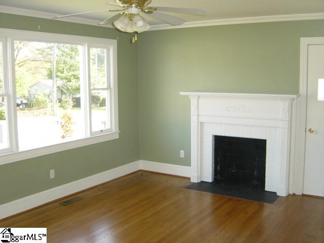 1027 North Franklin Road Greenville, SC 29617 - Photo 3 of 14 Gallery Image 3