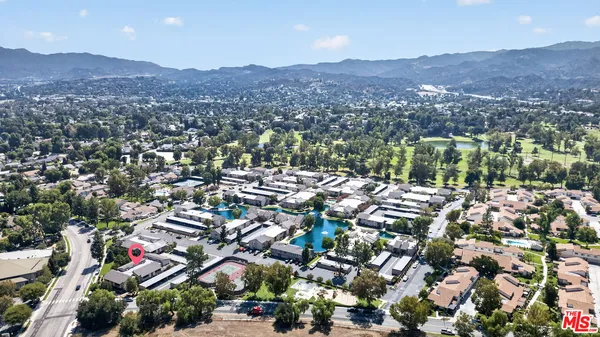 $358,500 | 25825 Tournament Road, Unit I14, Santa Clarita, CA 91355