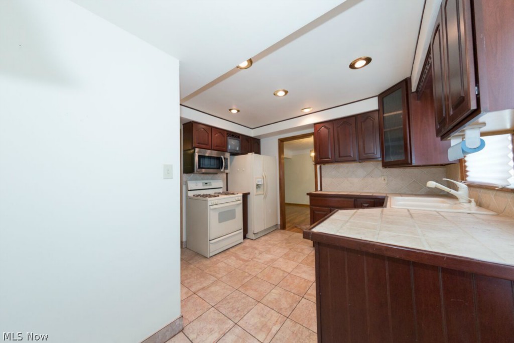 3755 Covington Road South Euclid, OH 44121 - Photo 10 of 20