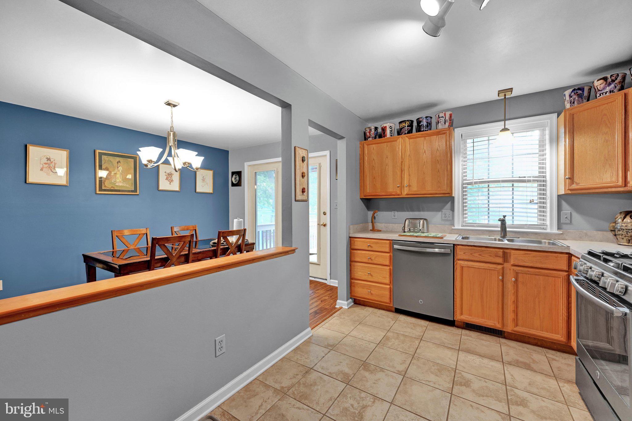 126 Riders Way Lebanon, PA 17042 - Photo 14 of 34 Kitchen is open to the Dining Area