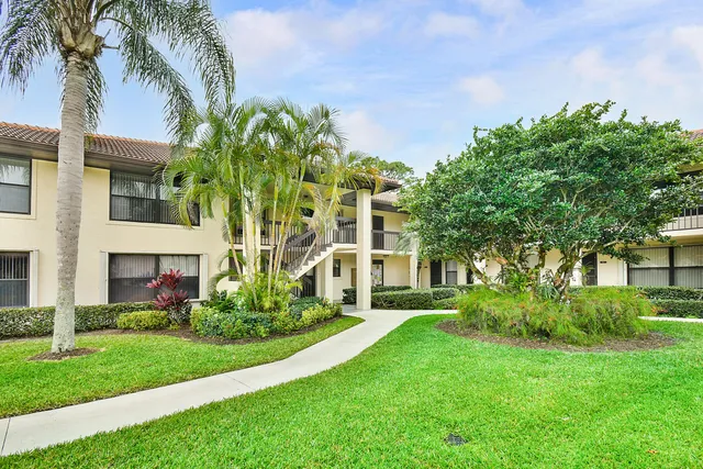 $210,000 | 241 Southwest South River Drive, Unit 206, Stuart, FL 34997