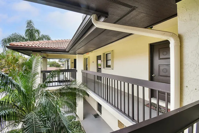 $210,000 | 241 Southwest South River Drive, Unit 206, Stuart, FL 34997