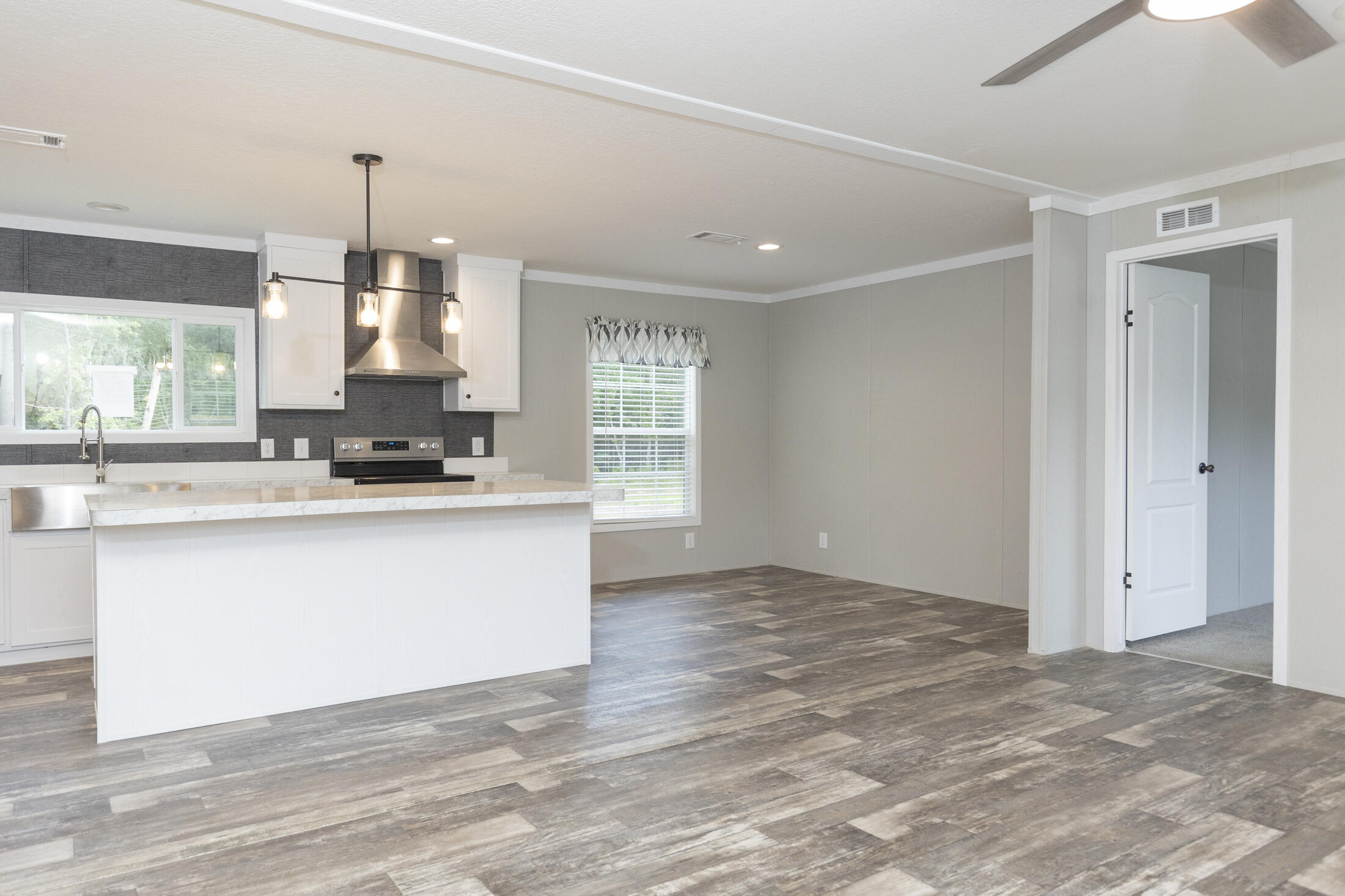 124 Wilder Road St. Stephen, SC 29479 - Photo 4 of 14 124 Wilder 073025-0610