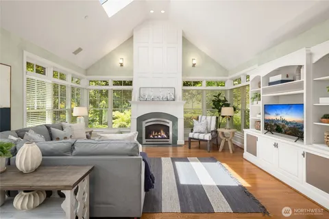 $3,150,000 | 2720 105th Avenue Southeast, Bellevue, WA 98004