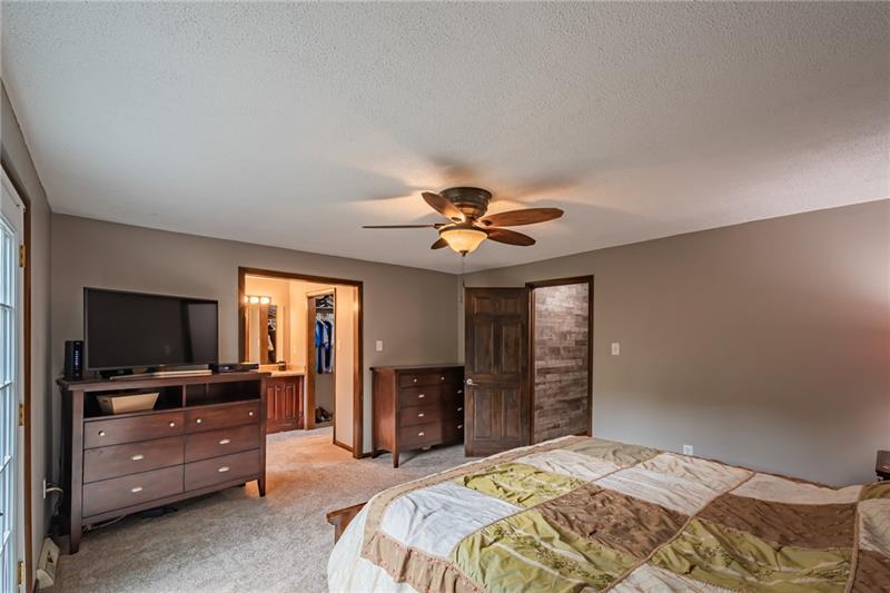 1650 Gilmar Road Apollo, PA 15613 - Photo 14 of 25 Master Bedroom! Check out the wall design going into the hallway!