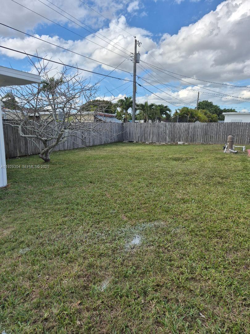 4320 Southwest 98th Court Miami, FL 33165 - Photo 11 of 13 a view of a backyard
