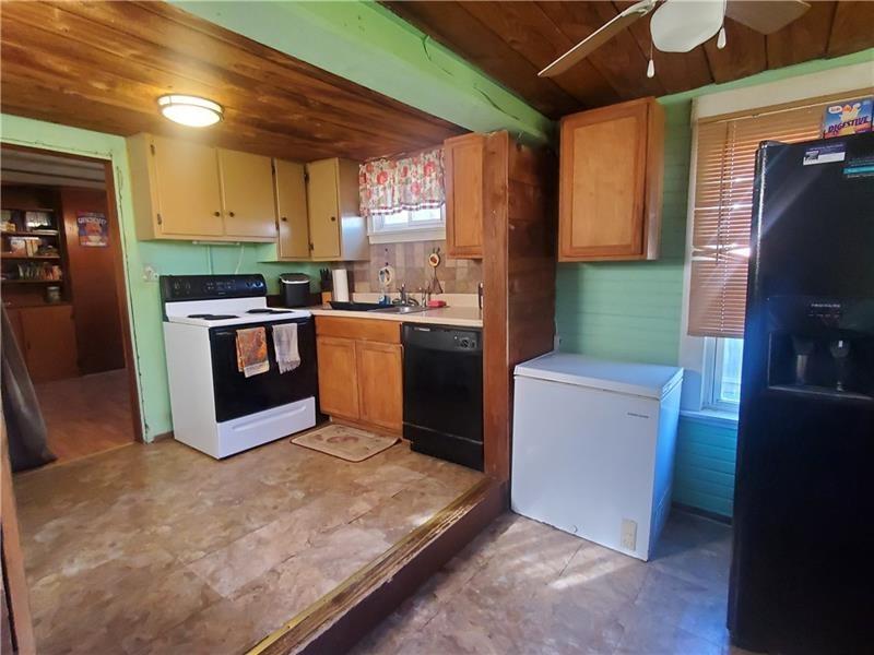 805 Sunset Street Rural Valley, PA 16249 - Photo 3 of 11 Gallery Image 3