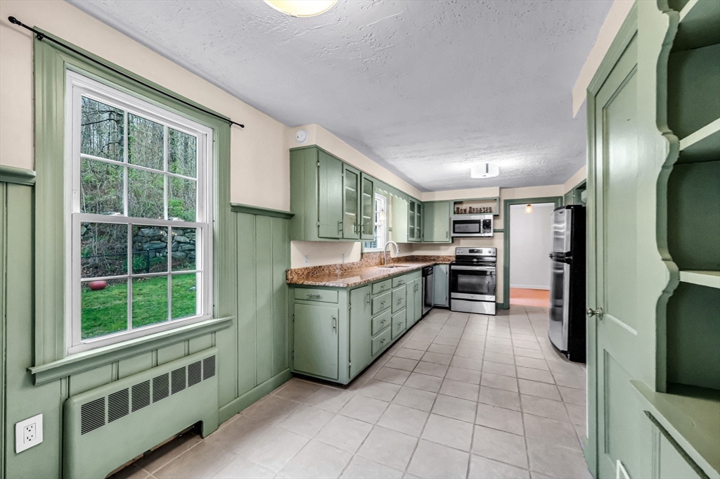 20 High Street Monson, MA 01057 - Photo 13 of 39