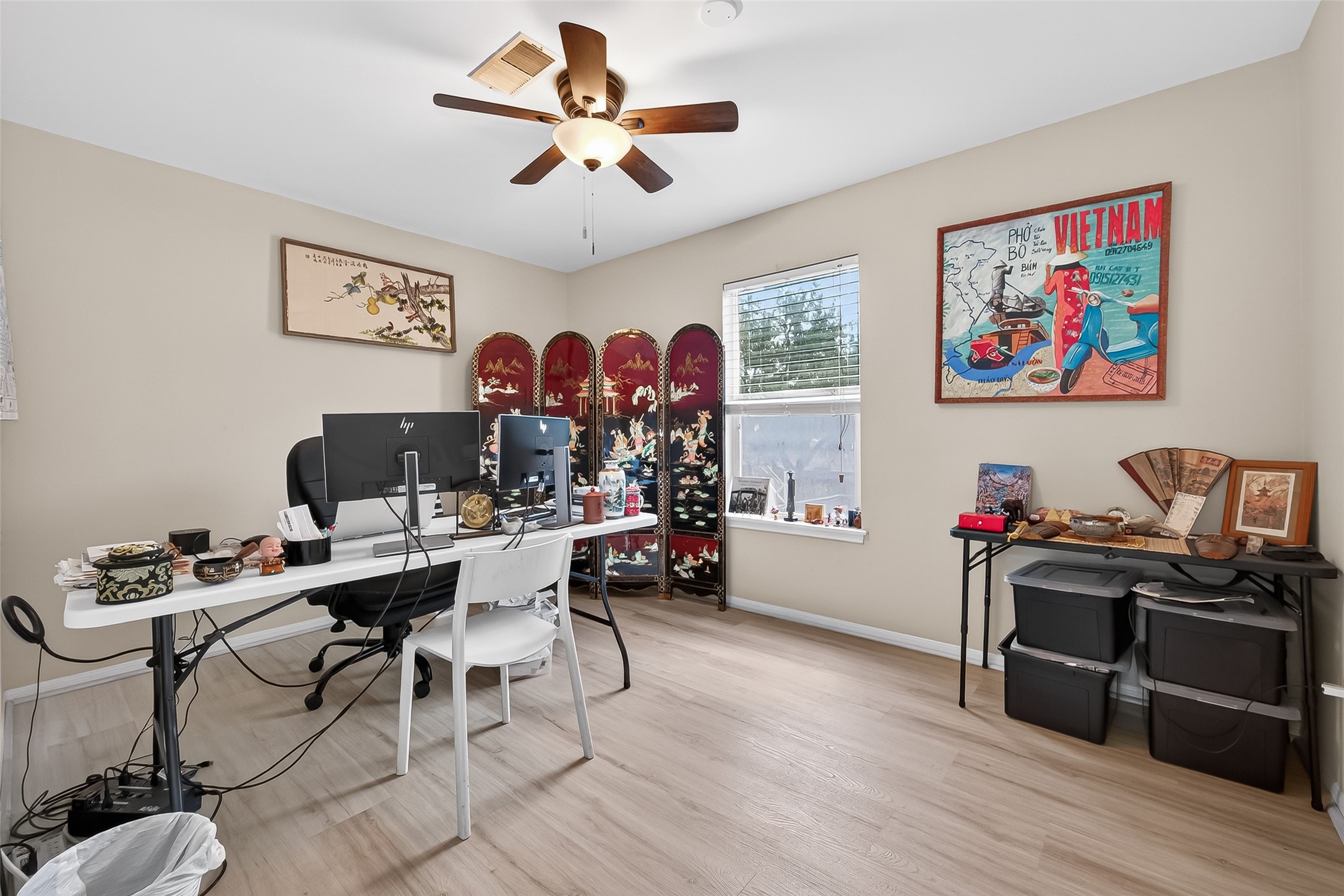 15843 Foxgate Road Houston, TX 77079 - Photo 40 of 49 a workspace with furniture