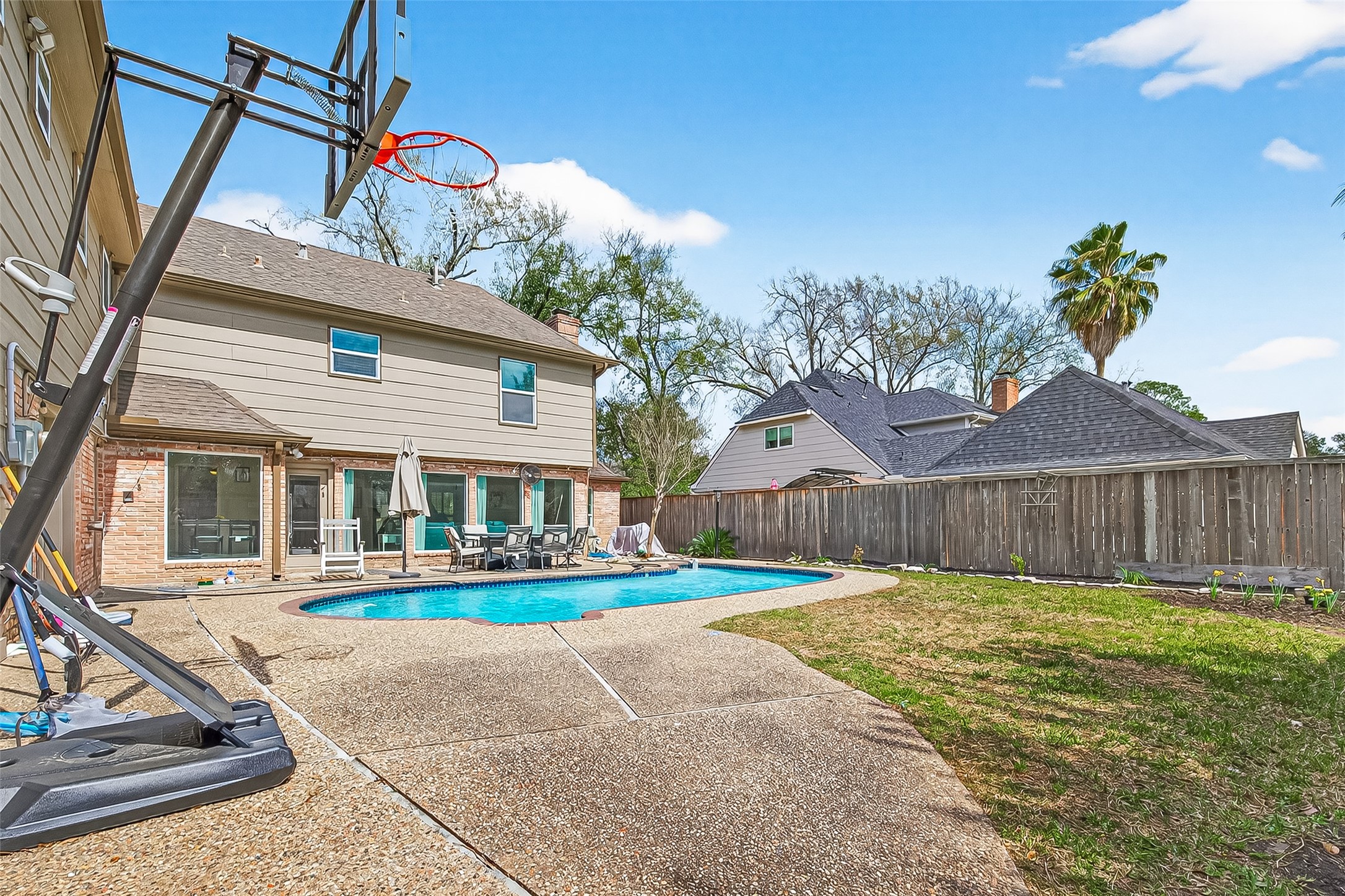 15843 Foxgate Road Houston, TX 77079 - Photo 49 of 49 a front view of a house with a yard