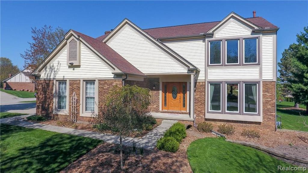 1158 Sandy Ridge Drive Rochester Hills, MI 48306 - Photo 2 of 33