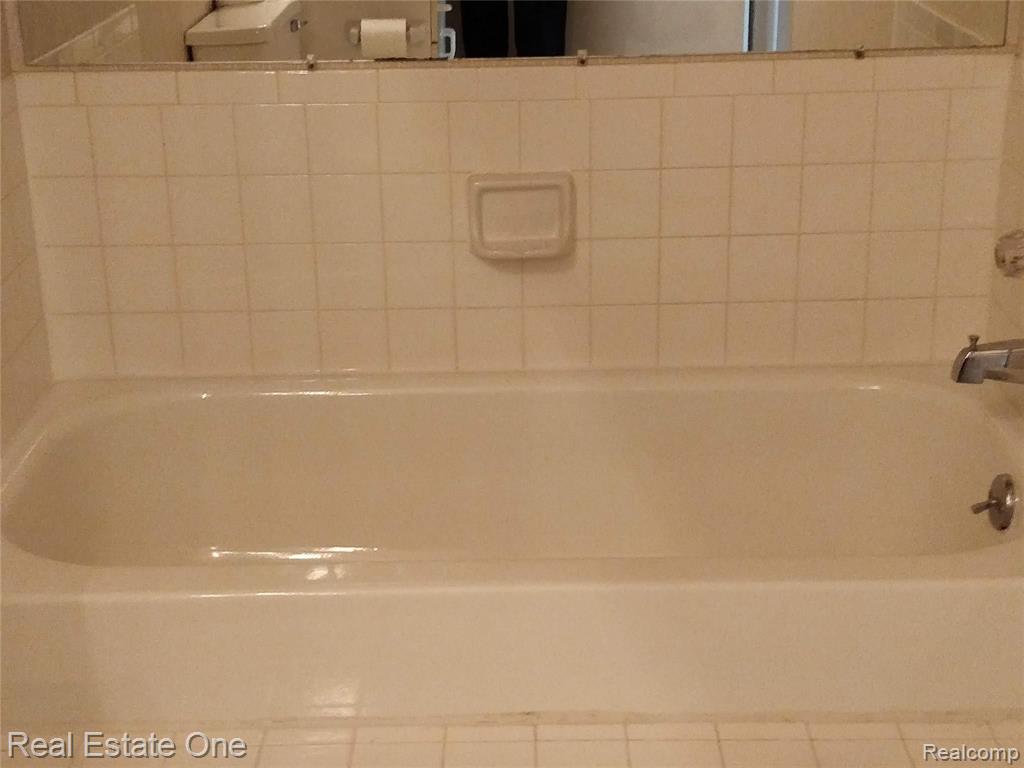 29535 Pine Ridge Circle, Unit 10 Farmington, MI 48331 - Photo 19 of 43