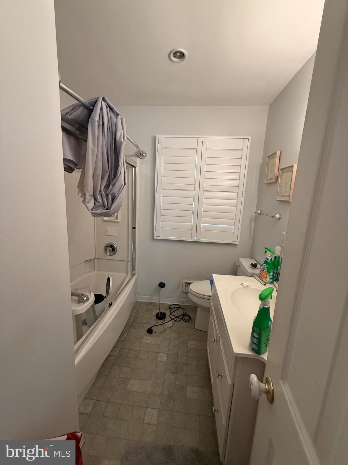 310 Timberline Drive Mount Laurel, NJ 08054 - Photo 10 of 15 a bathroom with a bathtub a sink and a shower