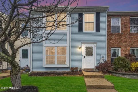 $425,000 | 16 Rodio Court, Sayreville, NJ 08872
