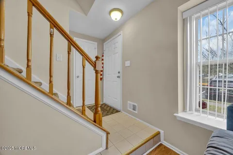 $425,000 | 16 Rodio Court, Sayreville, NJ 08872