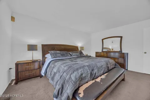 $425,000 | 16 Rodio Court, Sayreville, NJ 08872