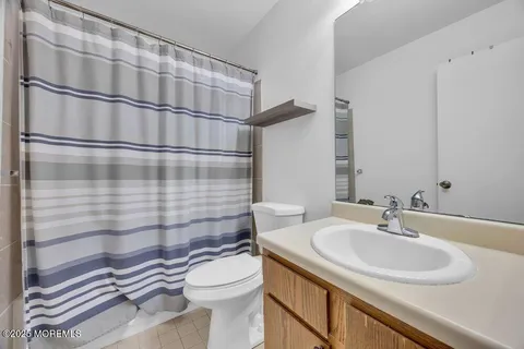 $425,000 | 16 Rodio Court, Sayreville, NJ 08872