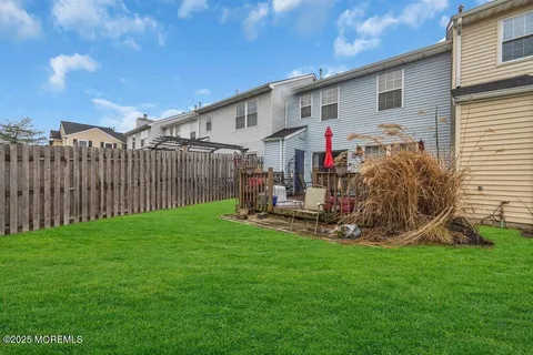 $425,000 | 16 Rodio Court, Sayreville, NJ 08872