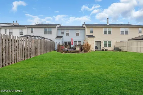 $425,000 | 16 Rodio Court, Sayreville, NJ 08872