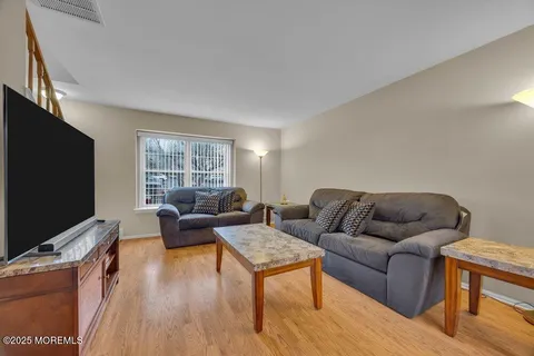 $425,000 | 16 Rodio Court, Sayreville, NJ 08872