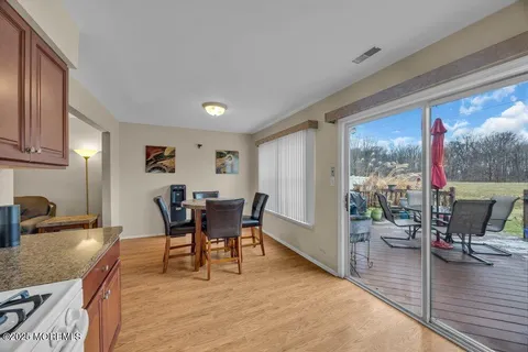 $425,000 | 16 Rodio Court, Sayreville, NJ 08872