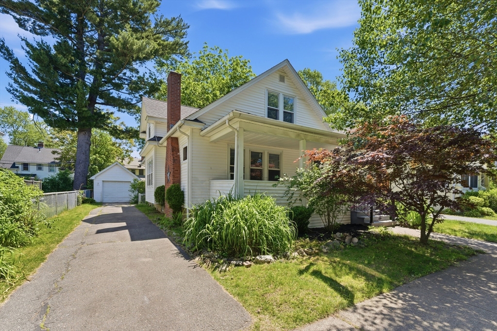 47 Thorndyke Street Springfield, MA 01118 - Photo 1 of 42