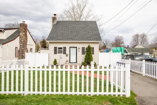 $475,000 | 8 Navajo Avenue, Lake Hiawatha, NJ 07034