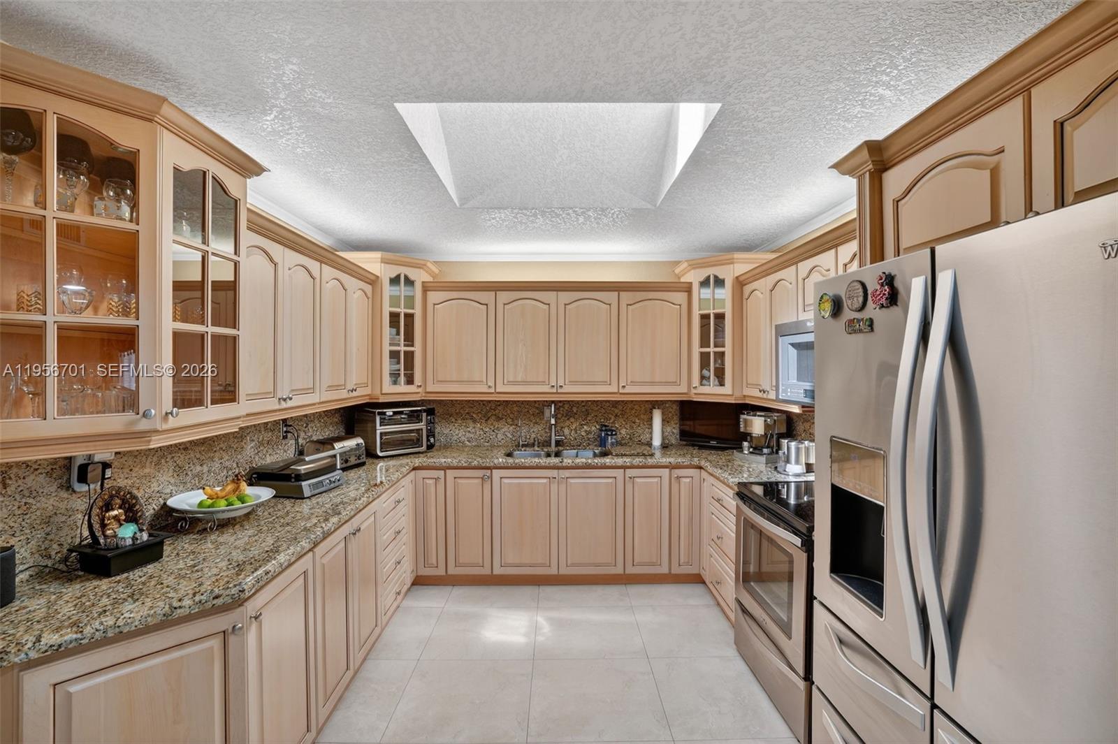 9410 Southwest 42nd Street Miami, FL 33165 - Photo 11 of 52