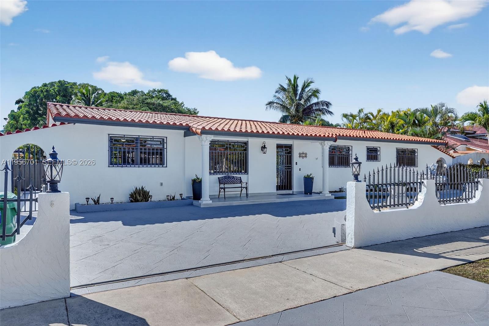 9410 Southwest 42nd Street Miami, FL 33165 - Photo 4 of 52