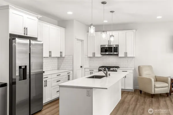 $989,000 | 21 East Sullivan Street, Allyn, WA 98524