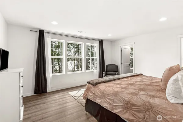 $989,000 | 21 East Sullivan Street, Allyn, WA 98524