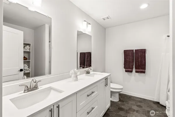 $989,000 | 21 East Sullivan Street, Allyn, WA 98524