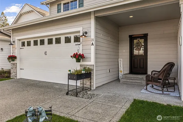 $989,000 | 21 East Sullivan Street, Allyn, WA 98524