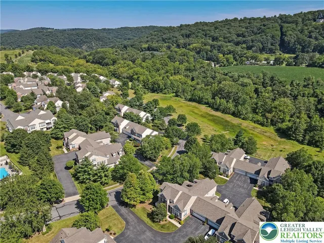 $465,000 | 2313 Hollow View Drive, Easton, PA 18040