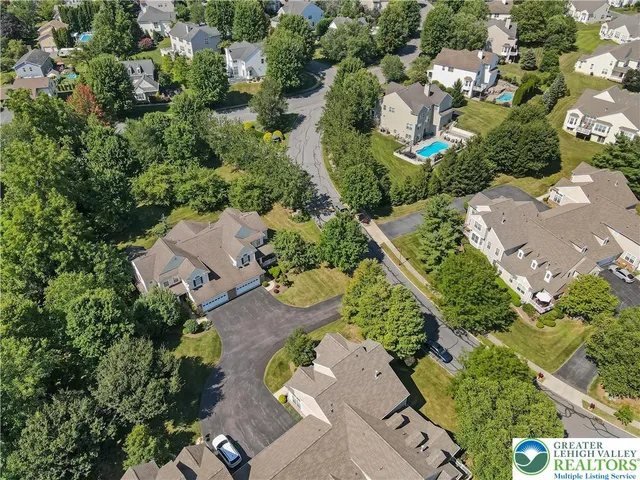 $465,000 | 2313 Hollow View Drive, Easton, PA 18040