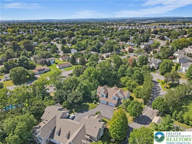 $465,000 | 2313 Hollow View Drive, Easton, PA 18040