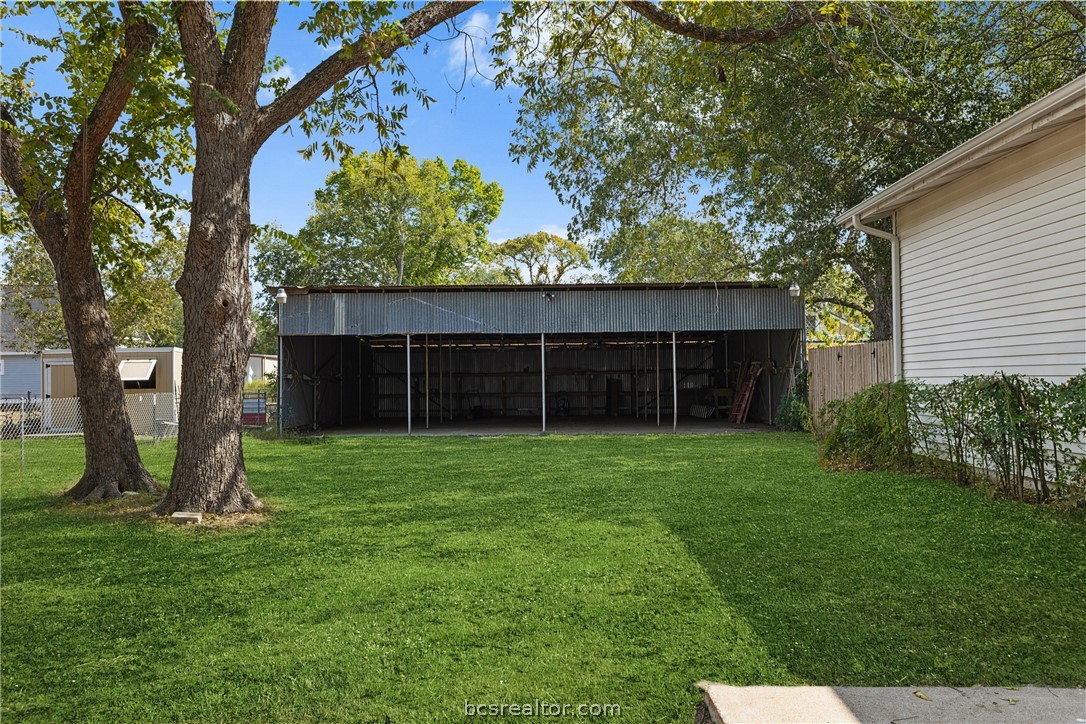 327 12th Street Somerville, TX 77879 - Photo 22 of 30