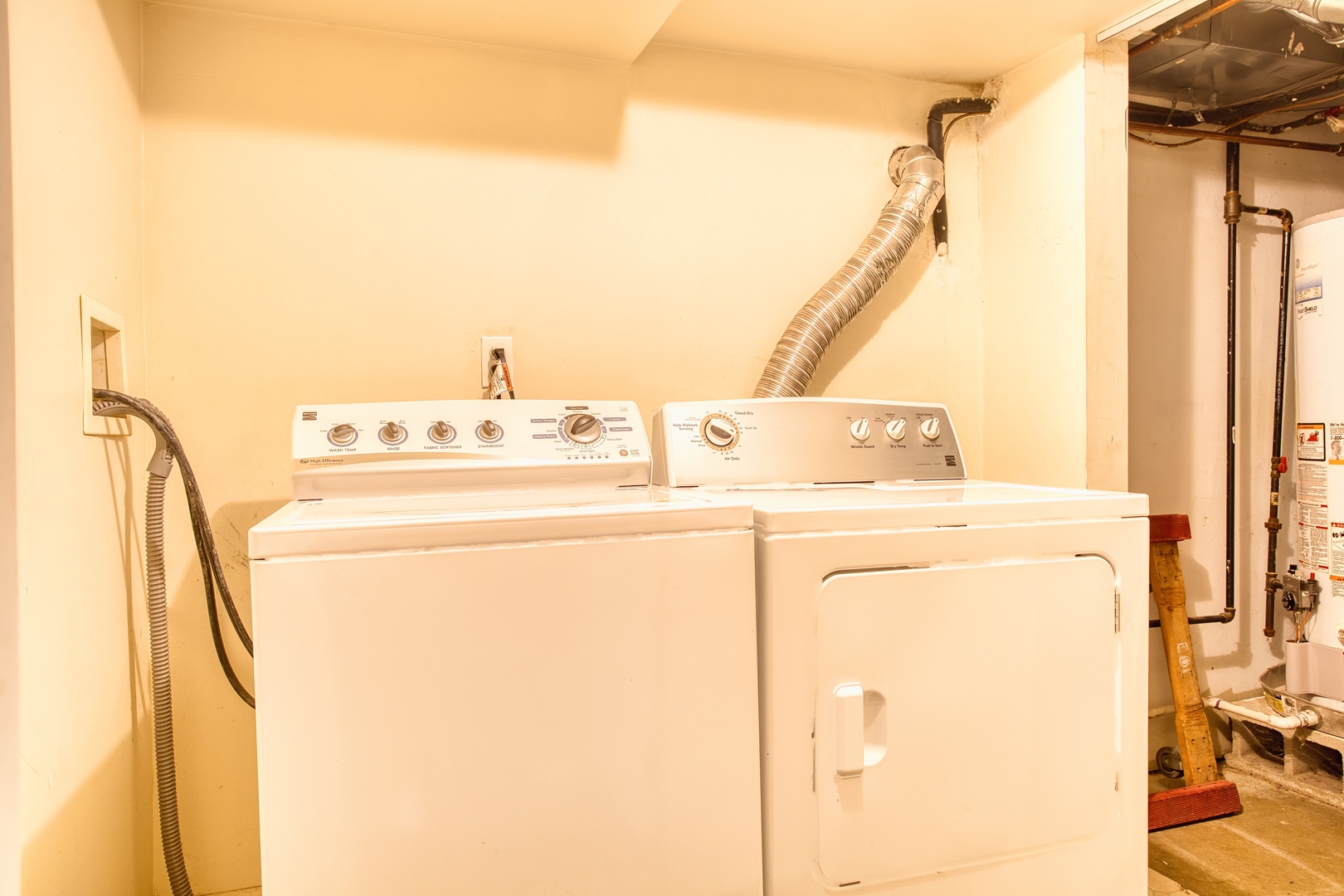 805 Stowell Avenue Streamwood, IL 60107 - Photo 22 of 30 a utility room with dryer and washer