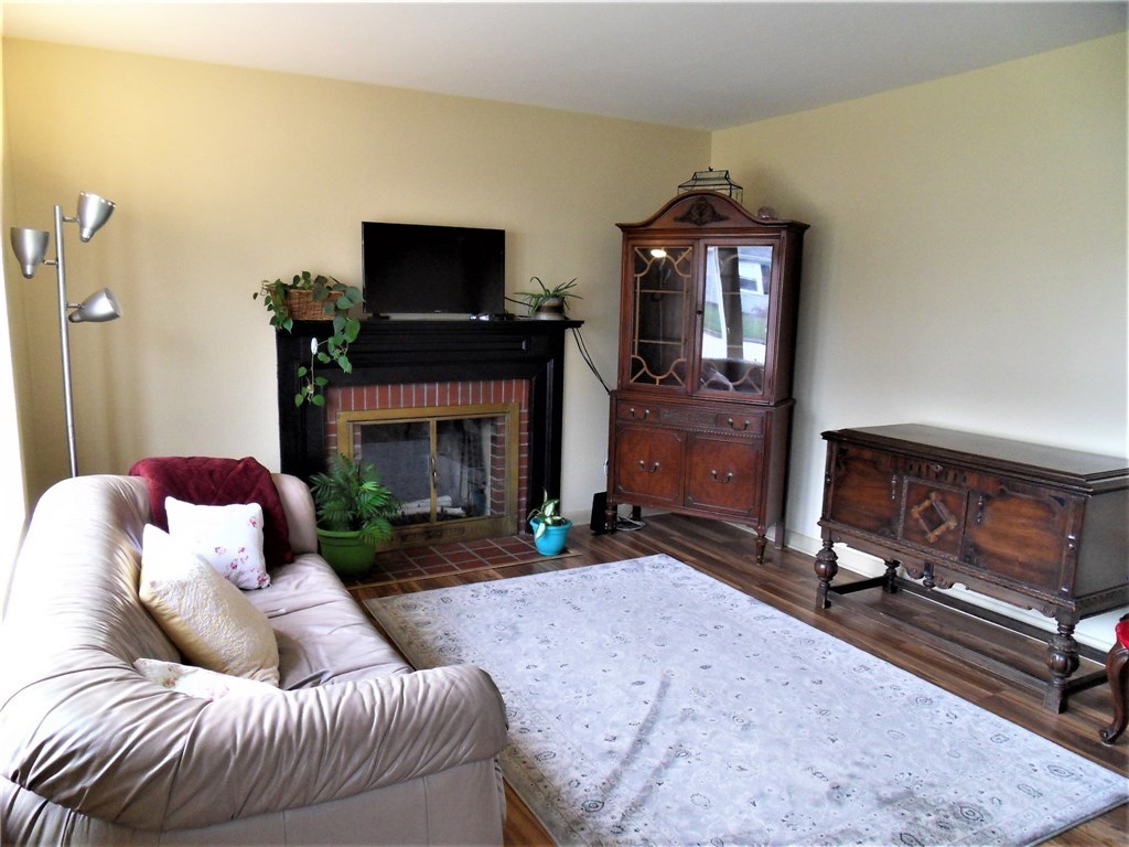 208 Marshall Road Woonsocket, RI 02895 - Photo 3 of 25 Gallery Image 3