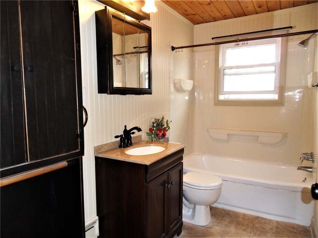 208 Marshall Road Woonsocket, RI 02895 - Photo 6 of 25 Gallery Image 6