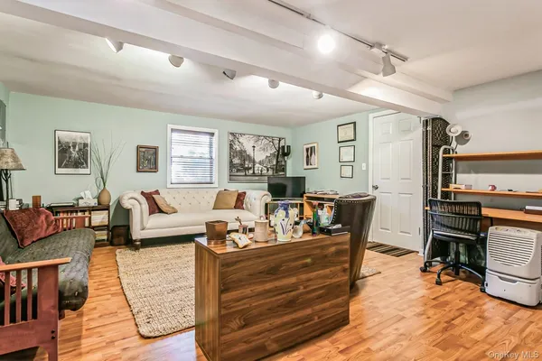 $6,200 | 33 Brookside Place, Pleasantville, NY 10570