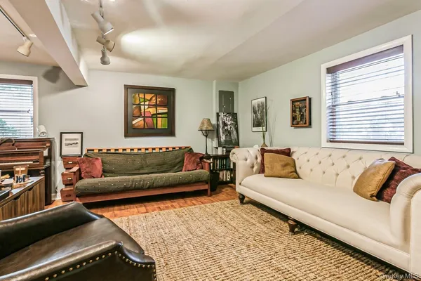 $6,200 | 33 Brookside Place, Pleasantville, NY 10570