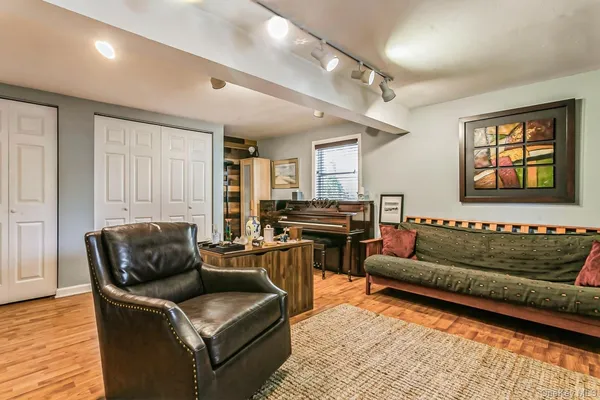 $6,200 | 33 Brookside Place, Pleasantville, NY 10570