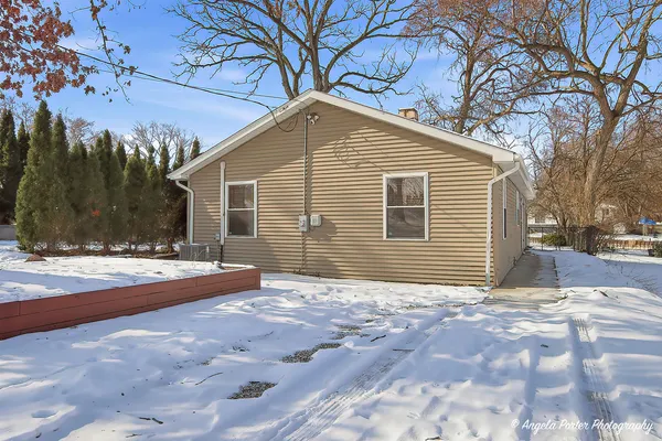 $289,000 | 39450 North Circle Avenue, Antioch, IL 60002